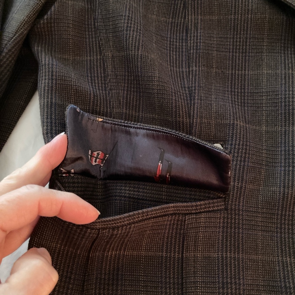 Vintage Fitted Brown Blazer with Eclectic Lining - Picture 5 of 11